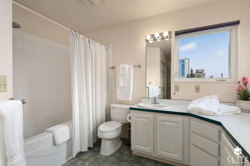 Coastal Place - Best Location In Downtown! Анкъридж Екстериор снимка
